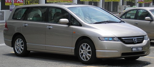 Honda_Odyssey_(third_generation)_(front),_Serdang